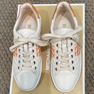 Michael Kors NWOT Women's Sneakers in Cream and Orange sz 6